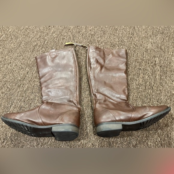 EUC Bucco Capensis 8.5 brown riding fashion boots flat heel below the knee zip - Picture 4 of 6